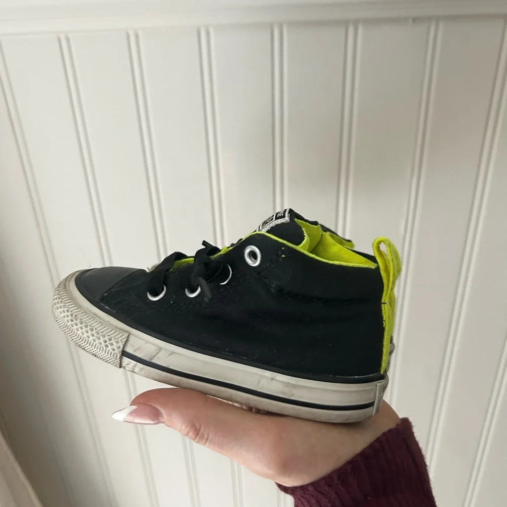 Converse Toddler Size 6 Kids Black and Neon Green Sneakers No Tie